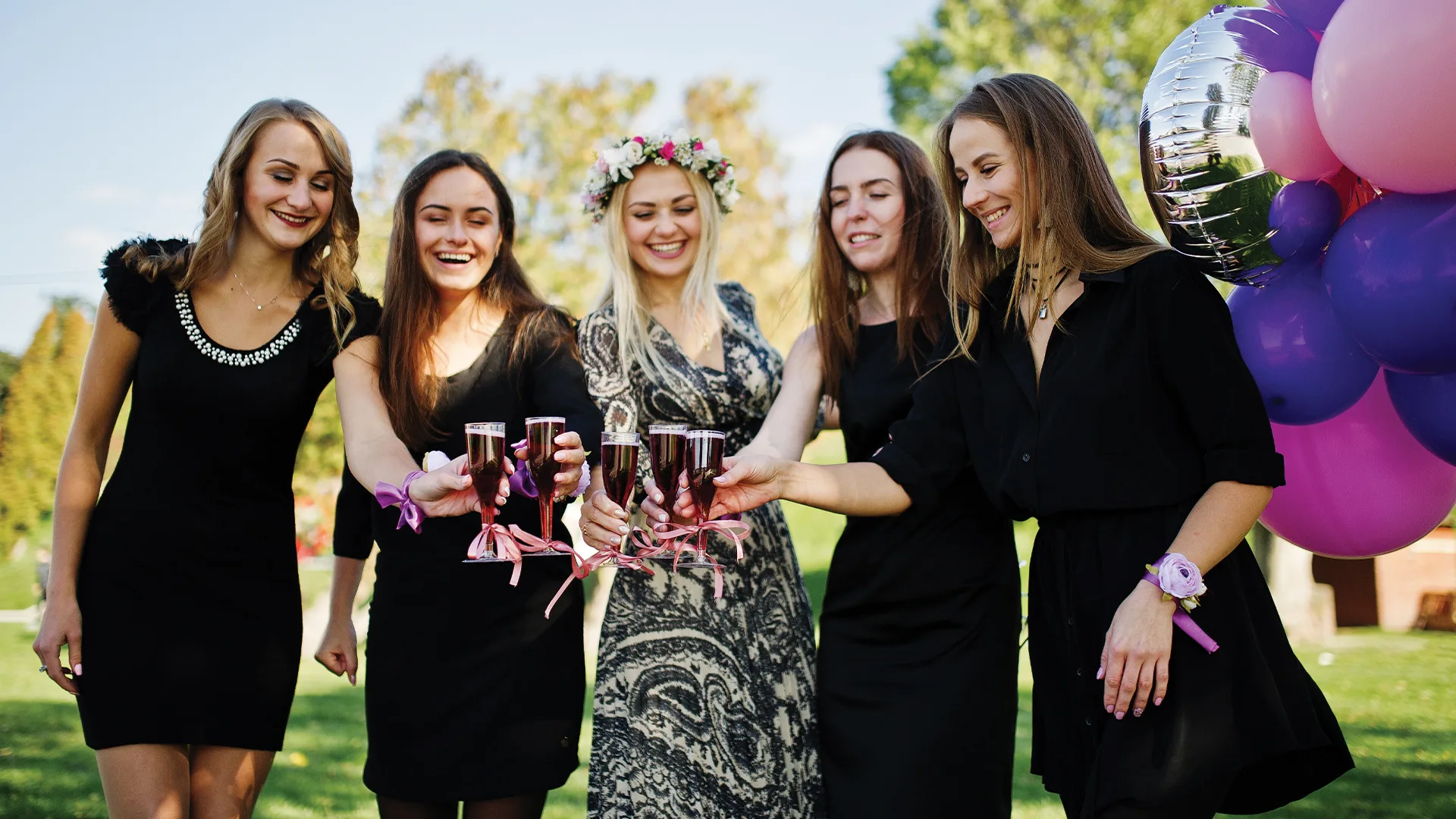 2025 Kadın Modası Trendleri: Şıklık, Özgüven ve Zamansız Parçalar