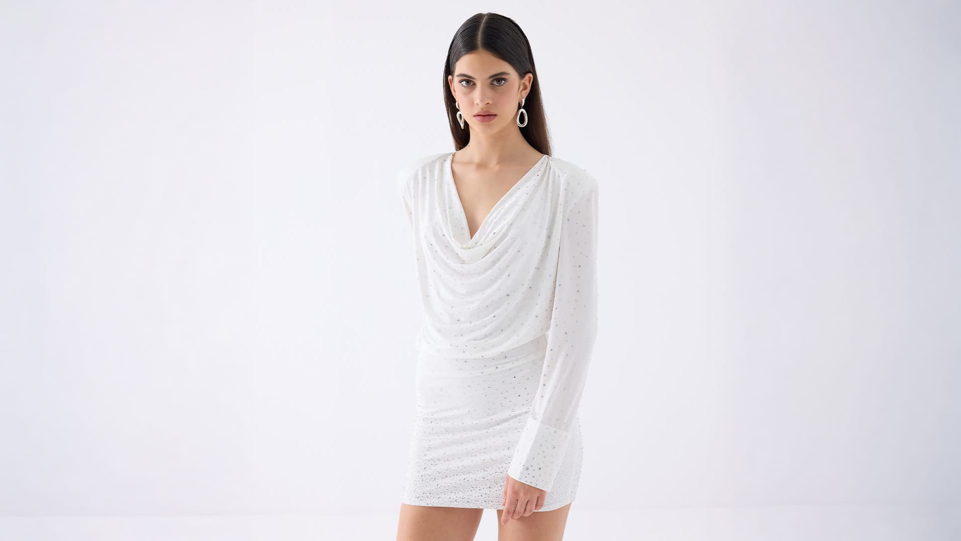 Mini mi Midi mi? Boyunuza Göre Elbise Uzunluğu Nasıl Seçilir?